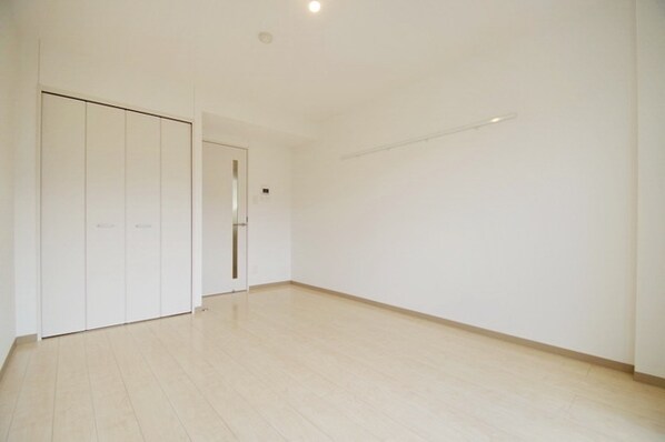 LOC'S SHINYURIGAOKAの物件内観写真